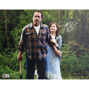 Abigail Breslin Autographed Photo #15 (11x14) W Beckett