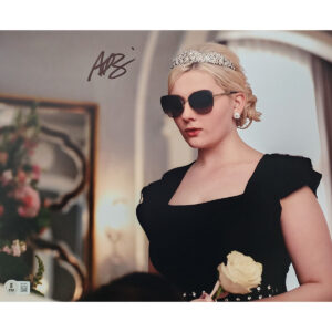Abigail Breslin Autographed Photo #18 (11x14) W Beckett