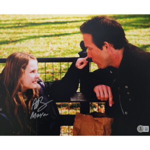 Abigail Breslin Autographed Photo #5 (11x14) W Beckett & CN