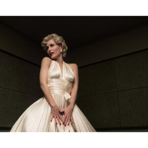Pre-Sale Gillian Anderson Autographed Photo #5 (3 sizes available)