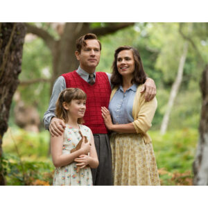 Pre-Sale Haley Atwell Autographed Photo #18 (3 sizes available)