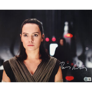 Daisy Ridley Autographed Photo #14 (11x14)