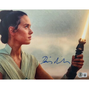 Daisy Ridley Autographed Photo #20 (8x10)