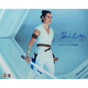 Daisy Ridley Autographed Photo #21 (8x10)
