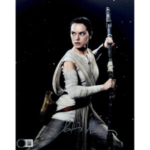 Daisy Ridley Autographed Photo #22 (8x10)