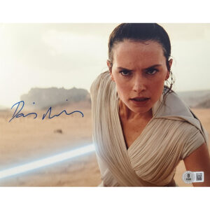 Daisy Ridley Autographed Photo #3 (8x10)