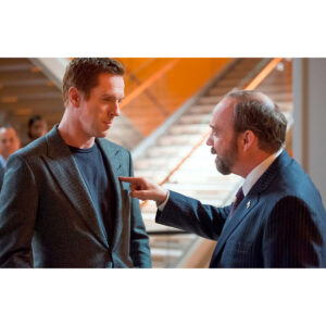 Pre-Sale Paul Giamatti Autographed Photo #46 (11x17)