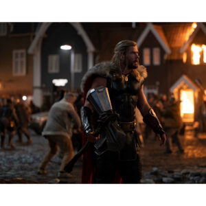 Pre-Sale Chris Hemsworth Autographed Photo #15 (3 sizes available)