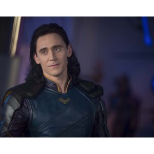 Pre-Sale Tom Hiddleston Autographed Photo #1 (3 sizes available)
