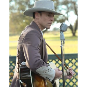 Pre-Sale Tom Hiddleston Autographed Photo #15 (3 sizes available)