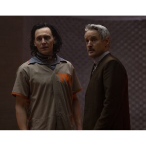 Pre-Sale Tom Hiddleston Autographed Photo #21 (3 sizes available)