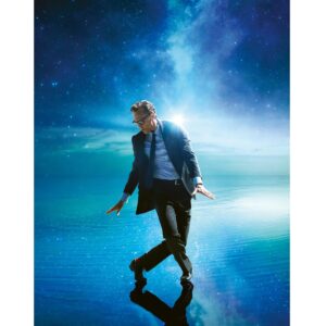 Pre-Sale Tom Hiddleston Autographed Photo #25 (3 sizes available)