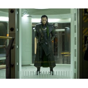 Pre-Sale Tom Hiddleston Autographed Photo #32 (8x10 only)