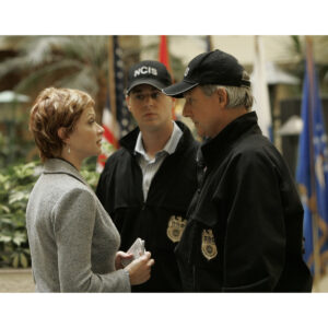 Pre-Sale Lauren Holly Autographed Photo #16 (3 sizes available)