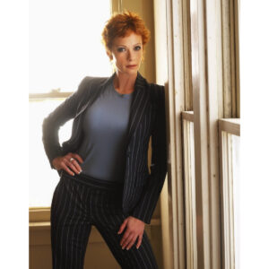 Pre-Sale Lauren Holly Autographed Photo #2 (3 sizes available)