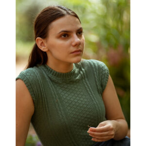 Pre-Sale Dafne Keen Autographed Photo #5 (3 sizes available)