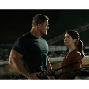 Pre-Sale Alan Ritchson Autographed Photo #14 (3 sizes available)