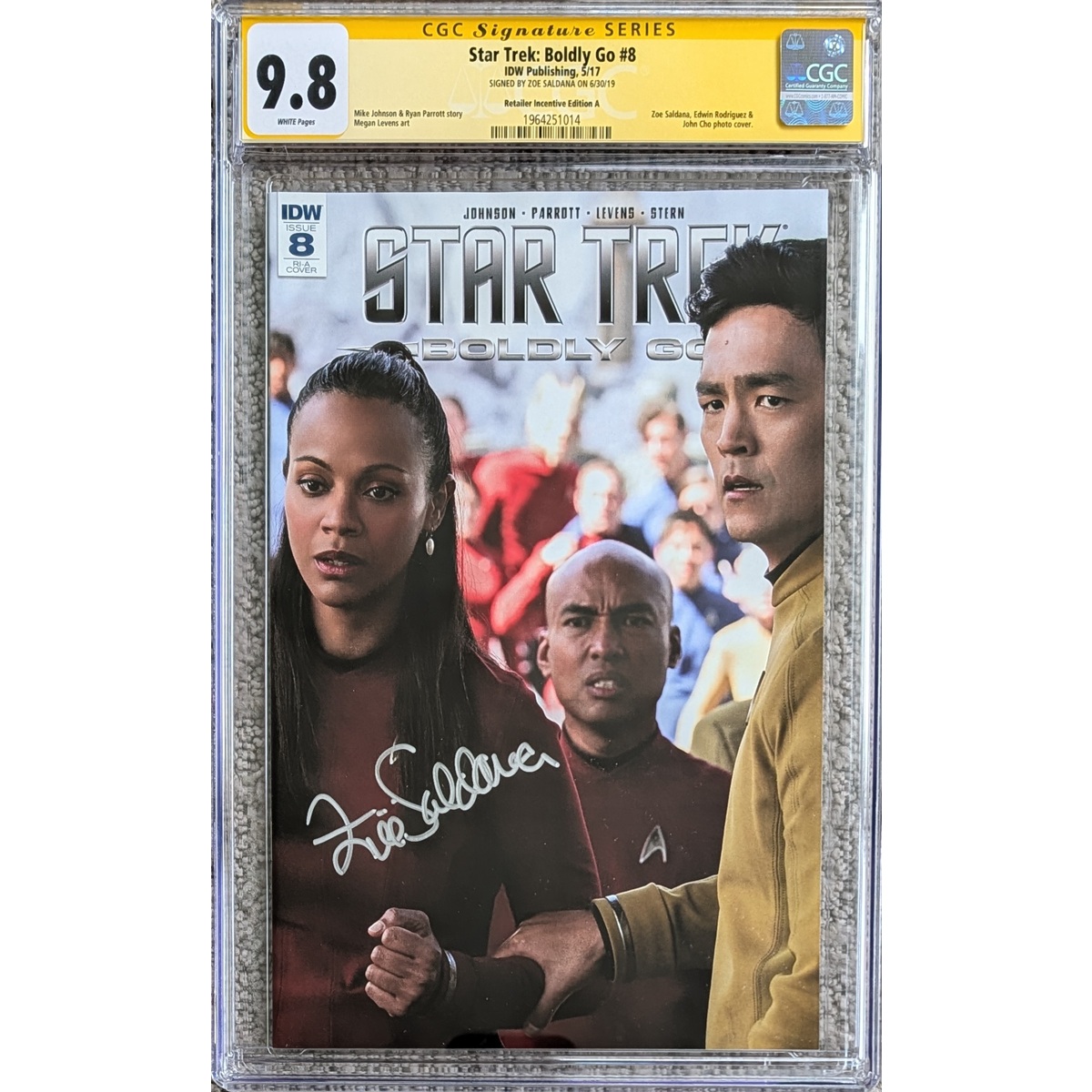Star Trek Boldly Go #8 CGC 9.8 SS Zoe Saldana