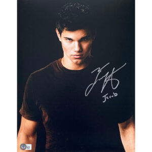 Taylor Lautner Signed Photo #2 w/ "Jacob" inscription and BAS (11x14)