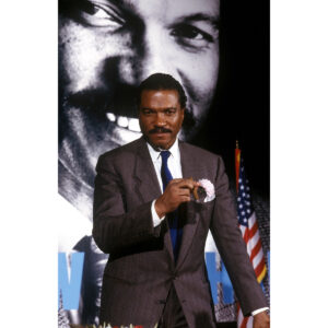 Pre-Sale Billy Dee Williams Autographed Photo #15 (11x17)